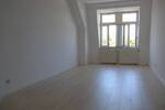 großzügige 2 Zimmer-Dachgeschoßwohnung in ruhiger und grüner Lage