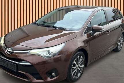 Toyota Avensis 117.600 km 12.880 &euro; Dresden/Weißig 01328