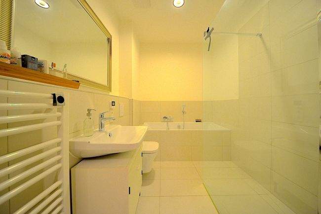 Etagenwohnung Dresden Innere Neustadt - 3 Zimmer, 90 m&sup2;, 1.448&euro; | Angebot:25768402