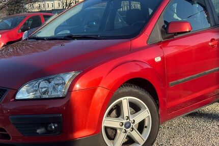 Ford Focus 118.000 km 3.299 &euro; Dresden 01159
