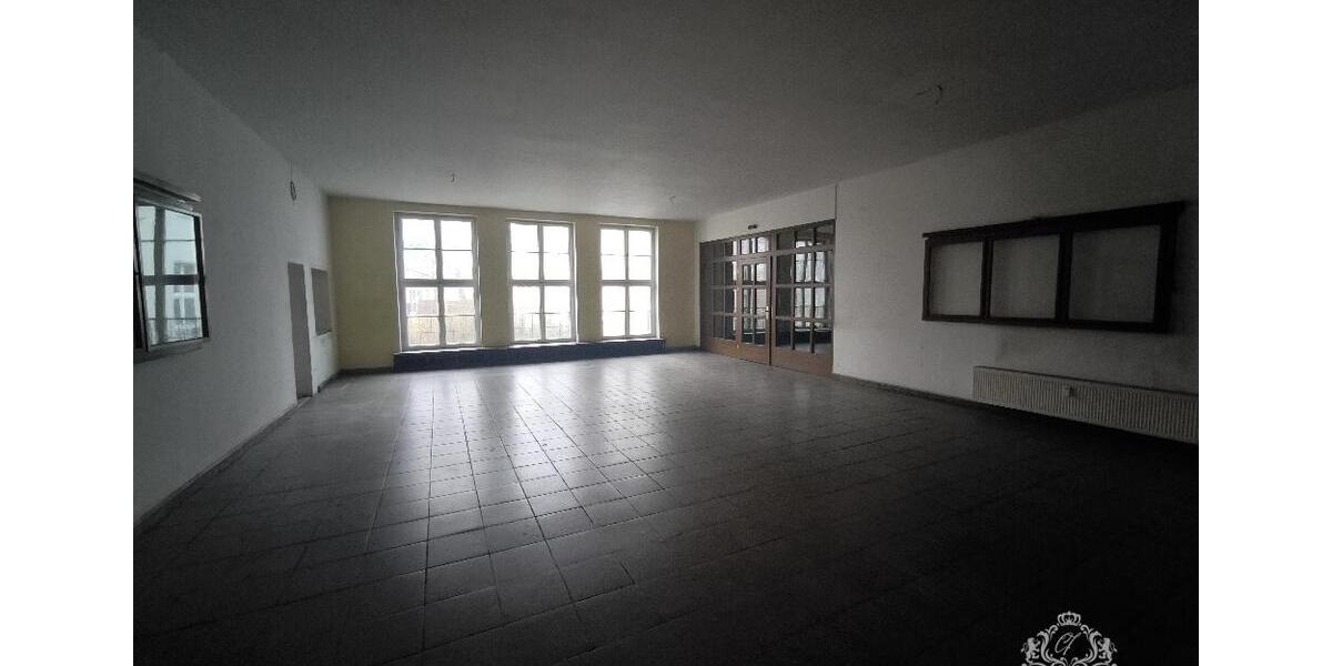 MULTIFUNKTIONALE GEWERBEFLÄCHE - ca. 280 m² zimmer