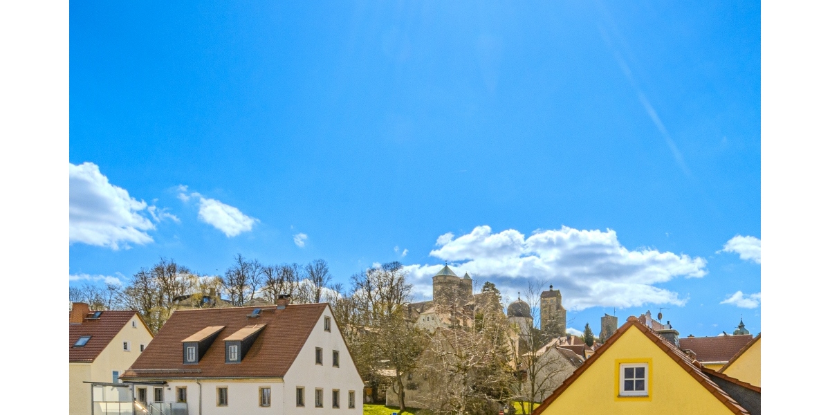 ERSTBEZUG NACH SANIERUNG – BALKON– GRANDIOSER BLICK – GÄSTE-WC – ANKLEIDE 4 zimmer