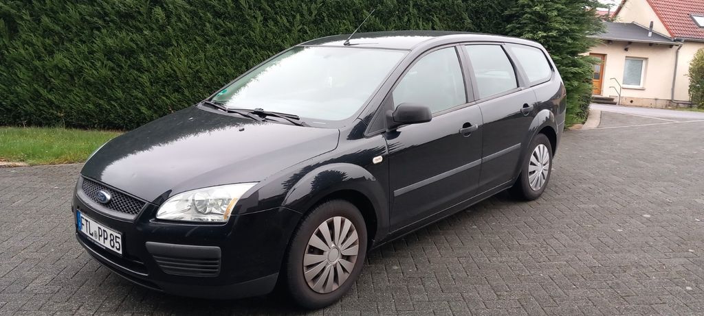Ford Focus 136.600 km 4.000 € Bannewitz 01728