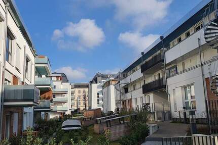 Moderne und großzügige 2-Raum-Wohnung mit Balkon in zweiter Reihe sucht Sie als neuen Mieter ! 2 zimmer