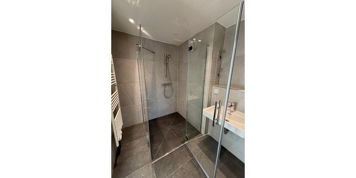 Etagenwohnung Dresden Neustadt - 3 Zimmer, 92 m&sup2;, 1.474&euro; | Angebot:25186404