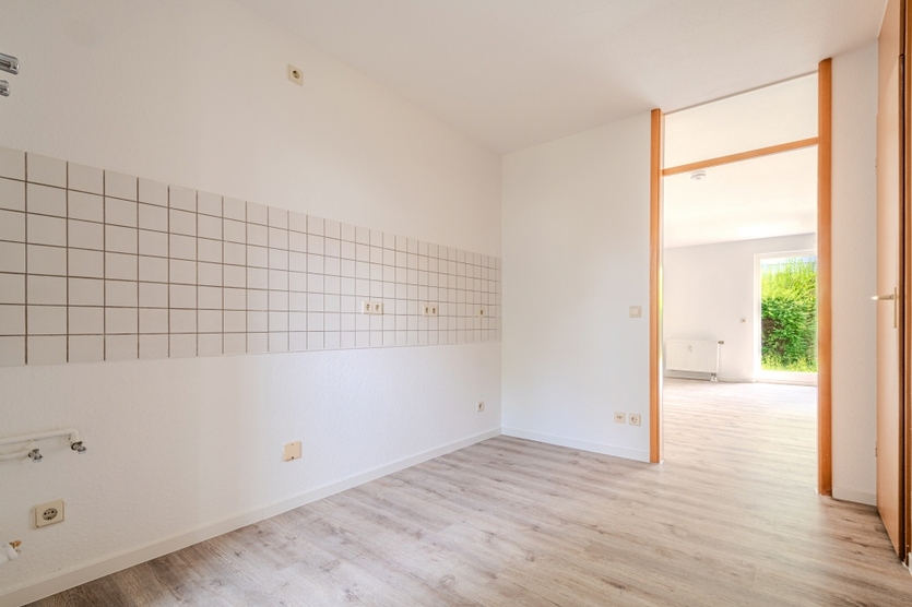 BEZUGSFREI – TERRASSE & GARTENATEIL – DUSCHBAD MIT FENSTER – TG-PARKER – UNINÄHE 1 zimmer