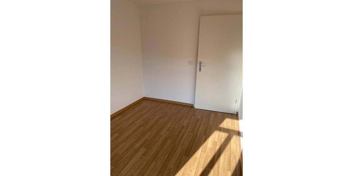Dachgeschoßwohnung Dresden Neustadt - 3 Zimmer, 79 m&sup2;, 745&euro; | Angebot:25751102