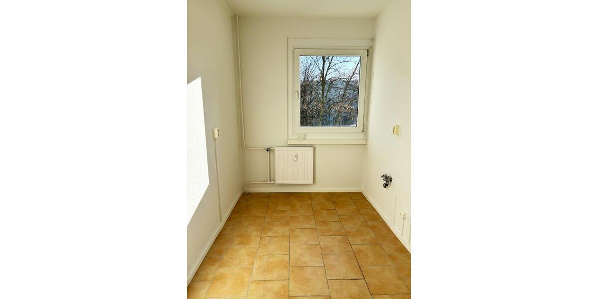 Etagenwohnung Dresden Prohlis - 4 Zimmer, 77 m&sup2;, 875&euro; | Angebot:25377474