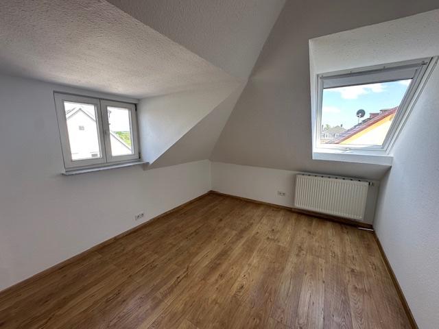 Dachgeschoßwohnung Dresden Cotta - 3 Zimmer, 92 m&sup2;, 911&euro; | Angebot:26624793