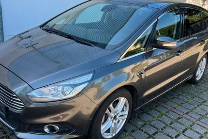 Ford S-Max 129.000 km 11.900 &euro; Dresden 01139