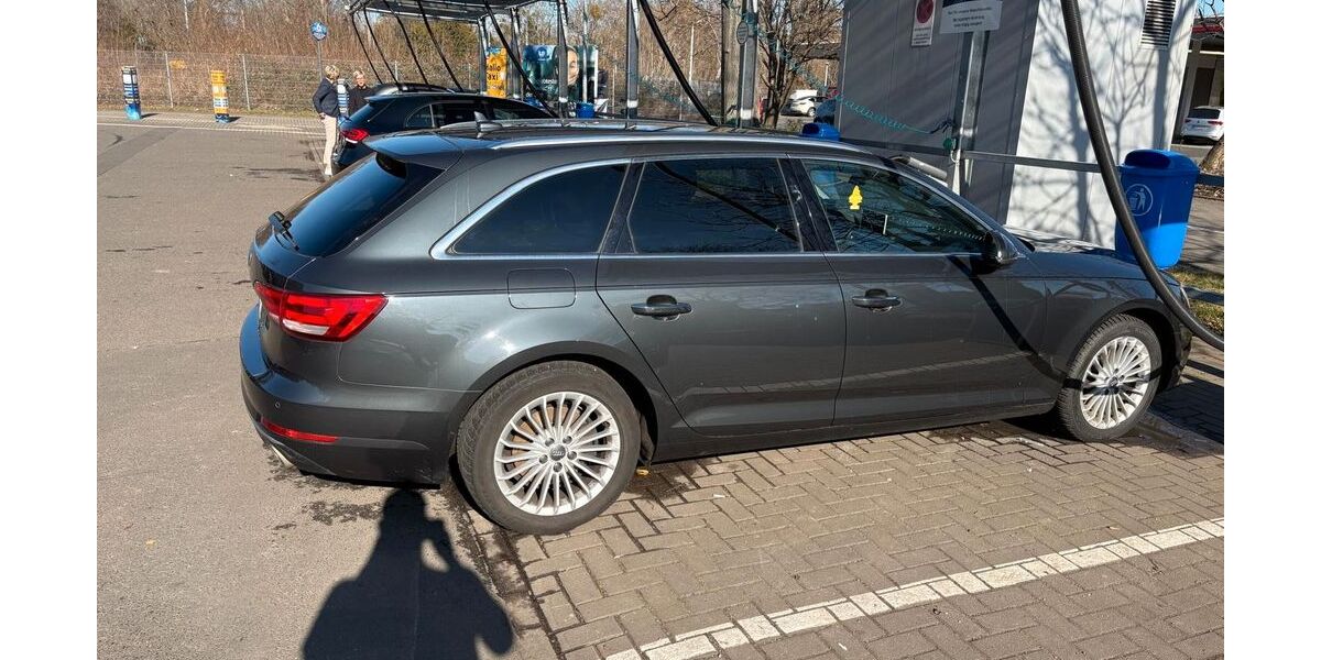 Audi A4 198.000 km 15.300 &euro; Dresden 01277