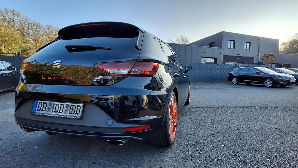 Seat Leon 85.980 km 15.990 &euro; Heidenau 01809