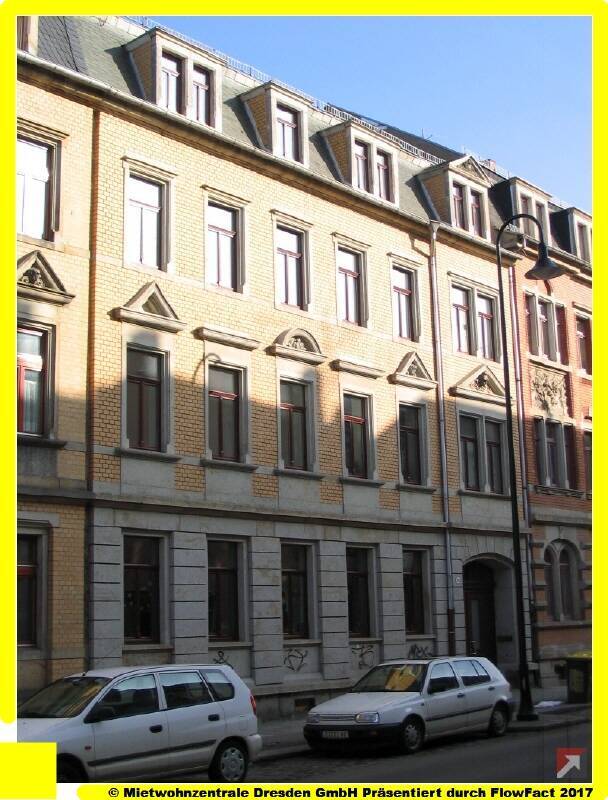Schöne 2-RaumWohnung mit großer Küche und Bad mit Fenster !! Möbilierung kann vom Vormieter übernommen werden !!
