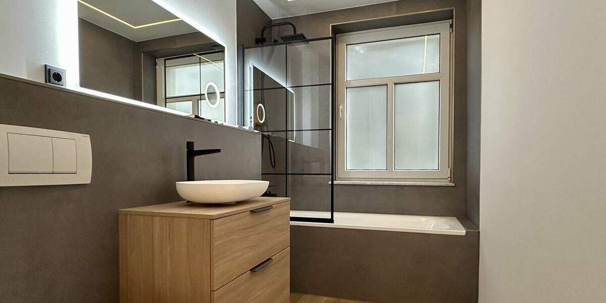 Bezugsfreie, hochwertig modernisierte 3-Raumwohnung mit Terrasse im eigenen Garten in Dresden-Cotta 3 zimmer