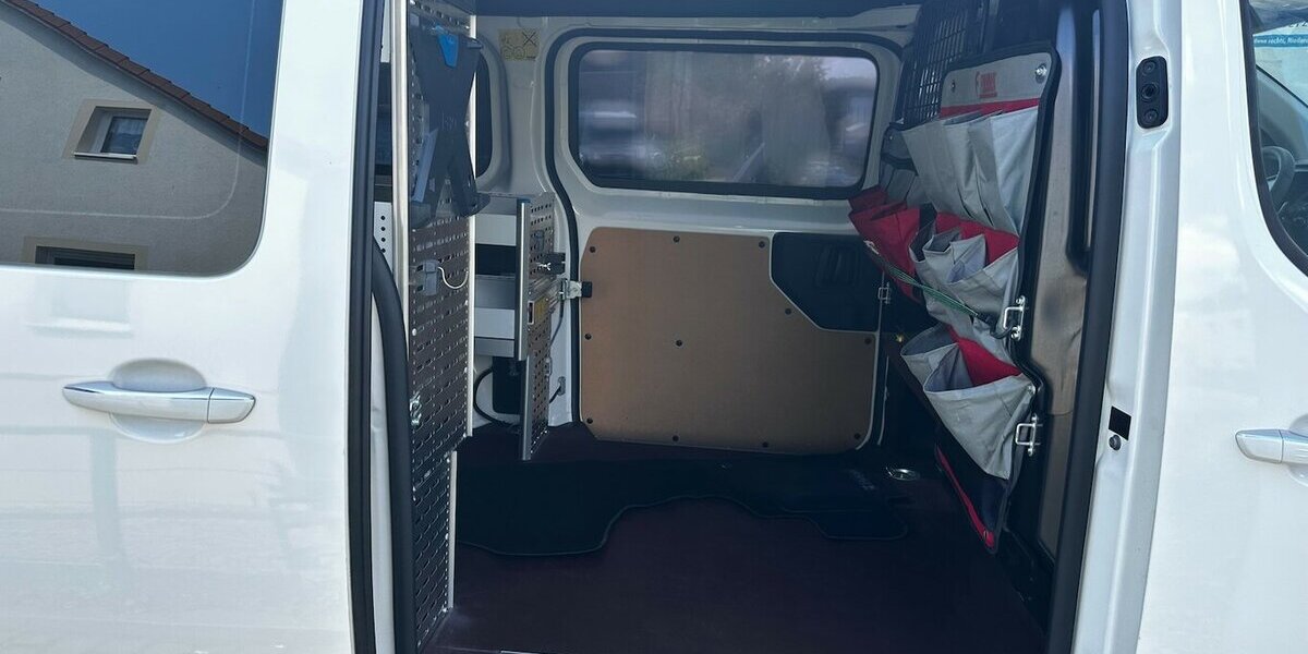 Citroen Jumpy Business M *SORTIMO Ausbau* 125.200 km 19.990 &euro; Meißen 01662