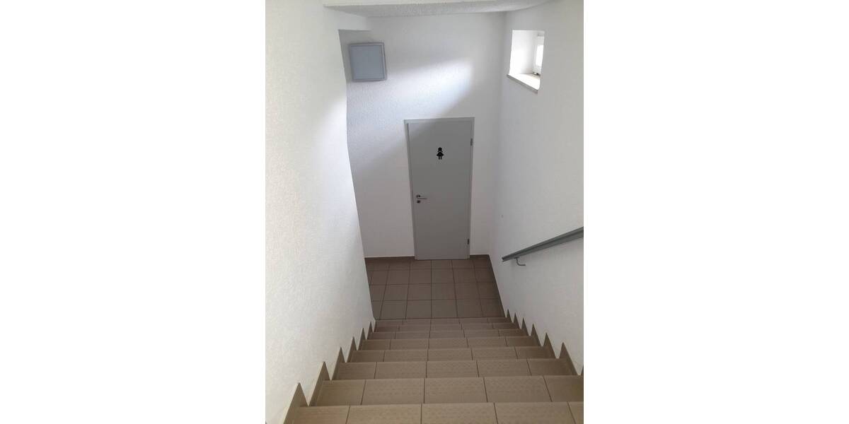 In Autobahnnähe: Büroflächen in unterschiedlicher Größe 1 zimmer