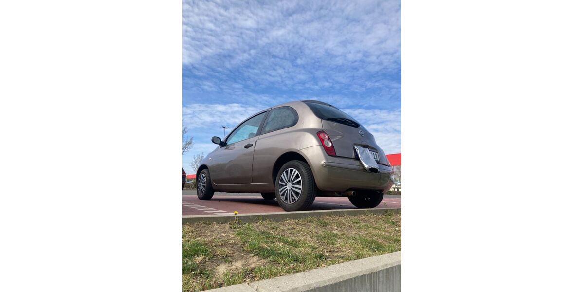 Nissan Micra 68.000 km 2.950 &euro; Freital 01705
