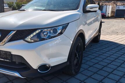 Nissan Qashqai 65.604 km 10.990 &euro; Dresden 01157