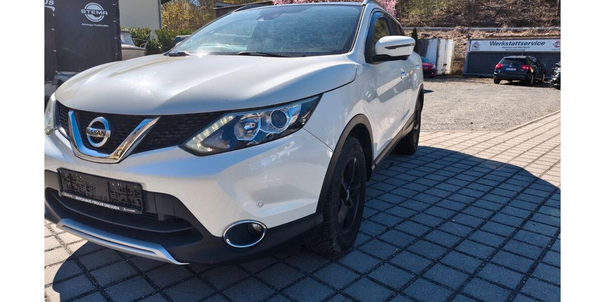 Nissan Qashqai 65.604 km 10.990 &euro; Dresden 01157