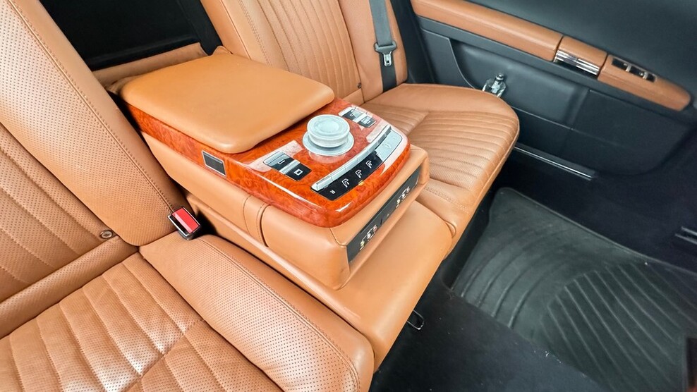 Mercedes-Benz S 500 349.000 km 15.900 € Radebeul 01445