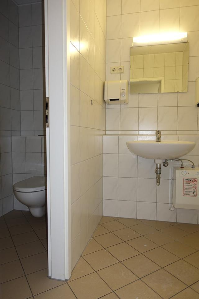 Büro- Praxisfläche in Wohn- + Geschäftshaus zimmer