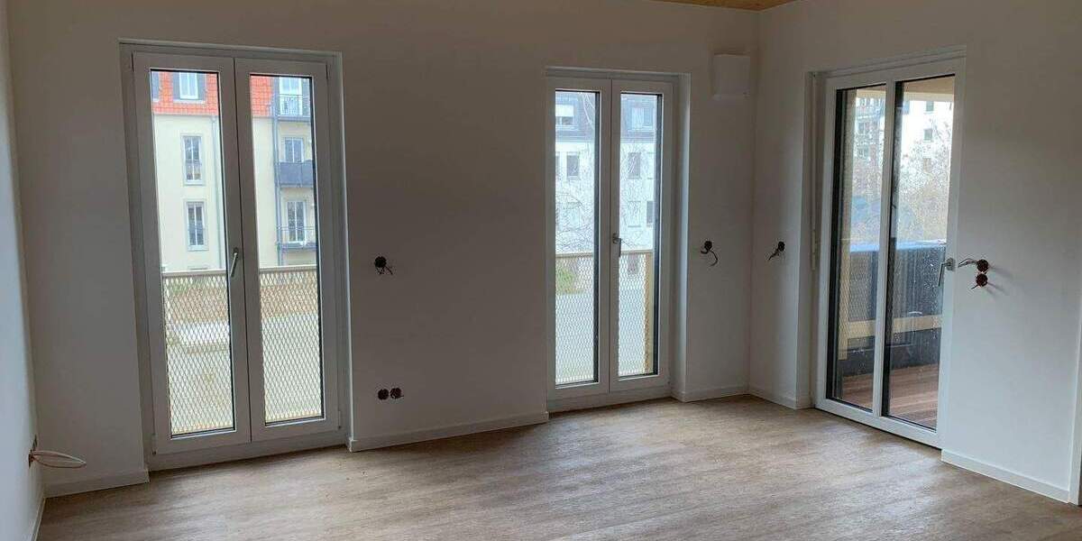 Etagenwohnung Dresden Äußere Neustadt - 3 Zimmer, 94 m&sup2;, 1.500&euro; | Angebot:25818456