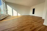 Erstbezug! Lichtdurchflutete DG-Wohnung mit ca. 93?m² Grundfläche, Balkon, Aufzug, TG STP