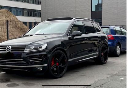 VW Touareg 135.000 km 26.999 € Dresden 01067