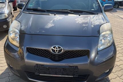 Toyota Yaris 202.000 km 2.999 &euro; Dresden 01097