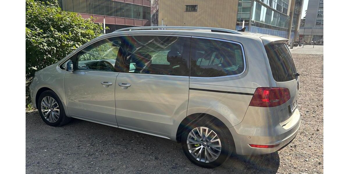 VW Sharan 149.719 km 15.900 &euro; Dresden 01187