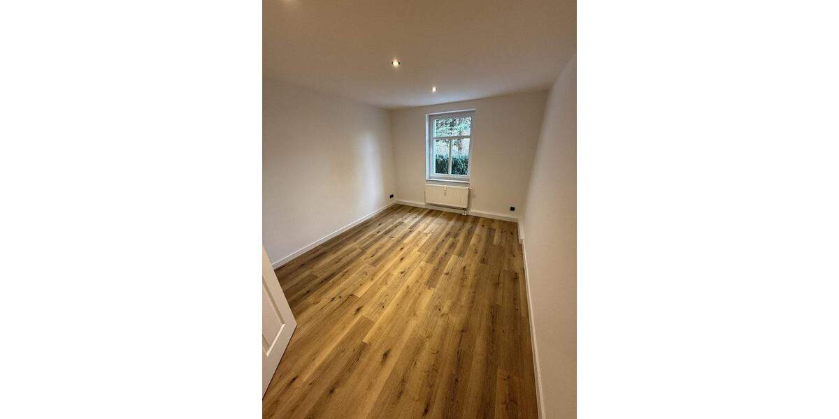 Luxus Erdgeschosswohnung mit 20 m² Terrasse & Garten - hochwertig saniert, ruhig, privat - prov-frei 3 zimmer