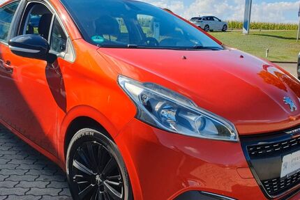 Peugeot 208 125.000 km 5.999 &euro; Meißen 01662