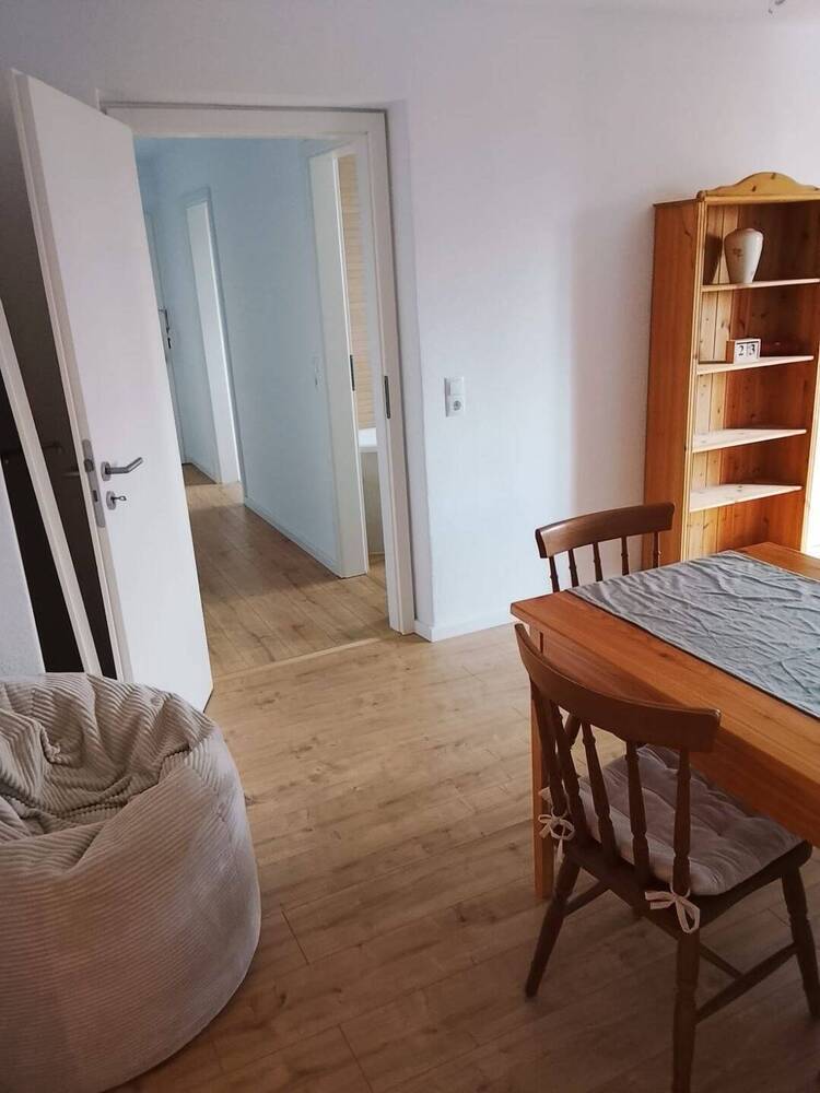Möblierte und frisch Kernsanierte 2 Zimmer Wohnung mit neuer Einbauküche