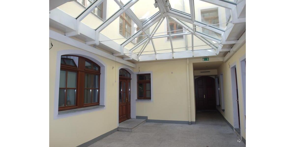 Preiswerte Gewerbe- oder Freizeit-Räume über zwei Etagen in der 