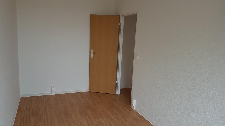 Etagenwohnung Dresden Prohlis - 4 Zimmer, 76 m&sup2;, 179.000&euro; | Angebot:25992218