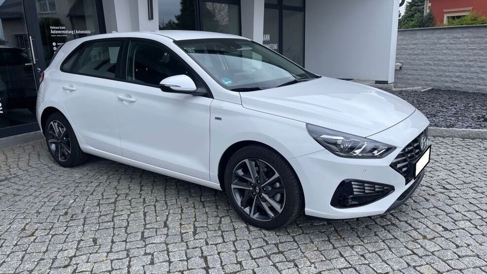 i30