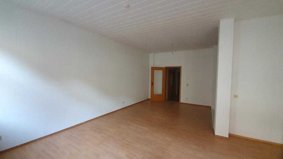 Etagenwohnung Pirna - 2.5 Zimmer, 74 m&sup2;, 440&euro; | Angebot:25808023