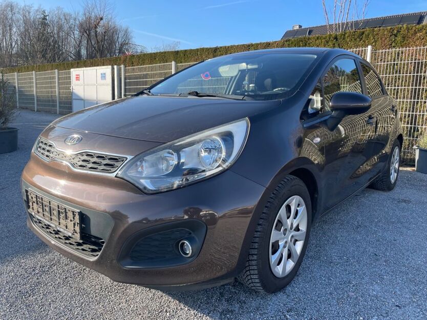 Kia Rio 81.000 km 5.999 € Dresden 01259