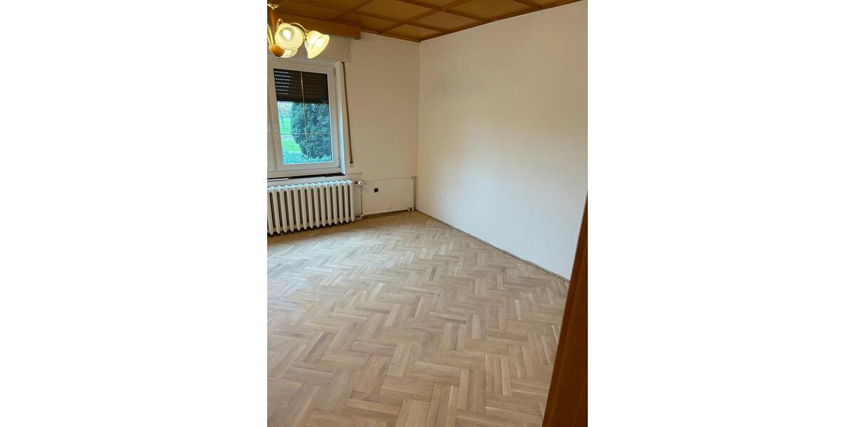 Einfamilienhaus Weinböhla - 6 Zimmer, 170 m&sup2;, 300.000&euro; | Angebot:27464789