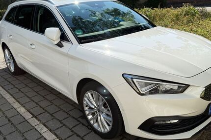 Seat Leon 33.300 km 19.900 € Dresden 01129