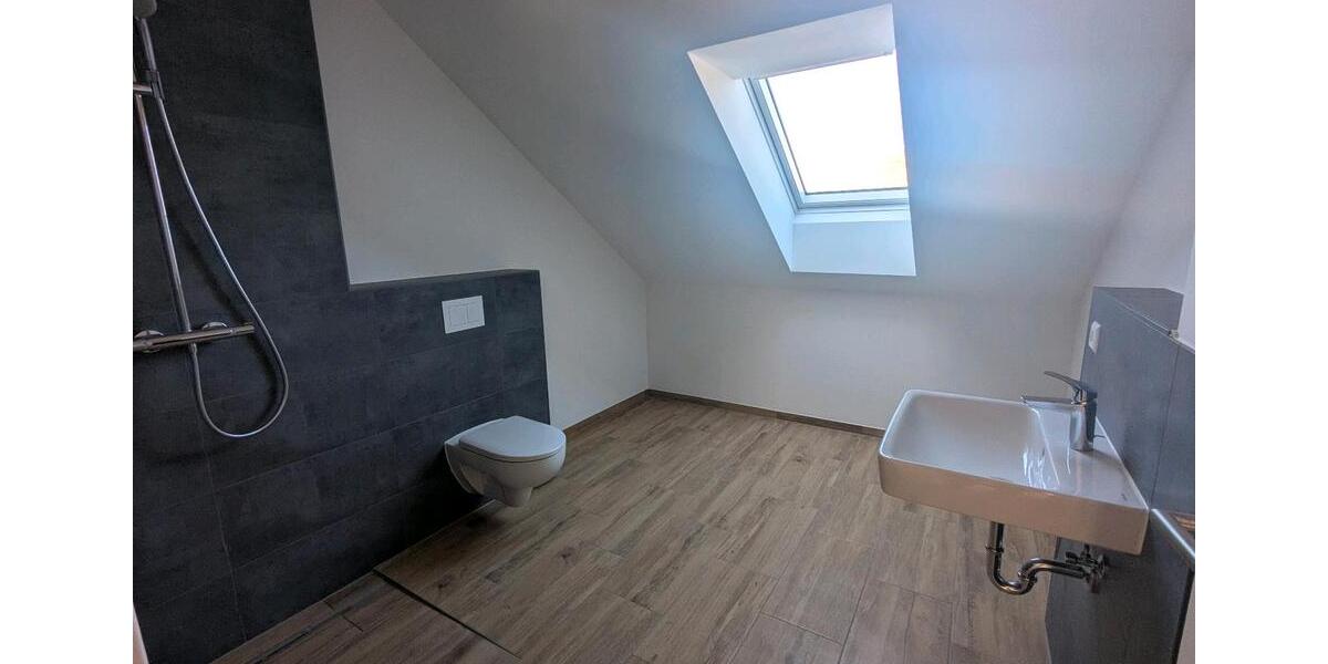 Etagenwohnung Dresden Weixdorf - 7 Zimmer, 152 m&sup2;, 2.950&euro; | Angebot:26397611