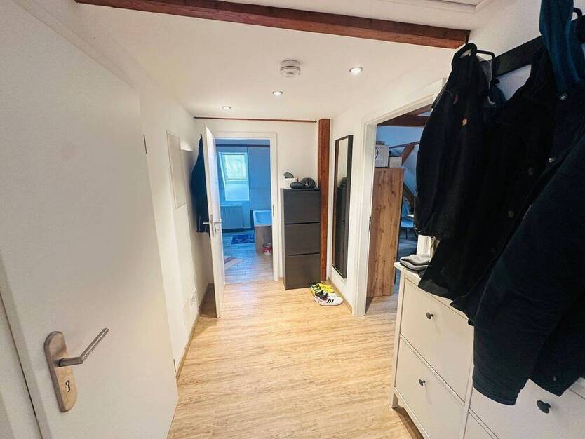 Sanierte 2-Raum-Wohnung im Dachgeschoss