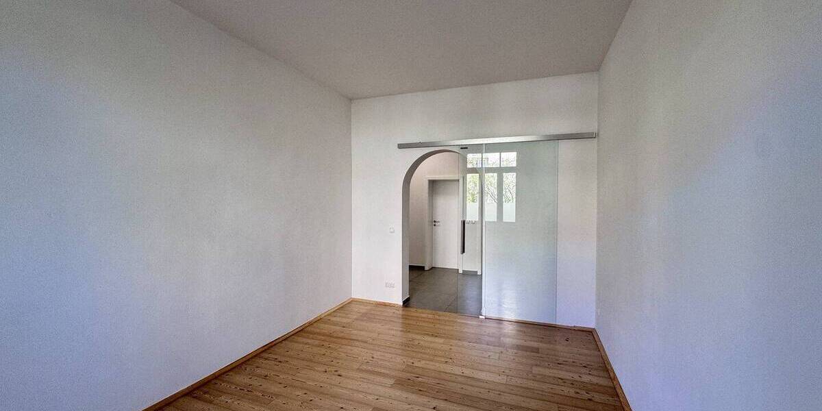 Gewerbeobjekt Dresden Striesen-Süd - 6 Zimmer, 220 m&sup2;, 2.750&euro; | Angebot:26585409