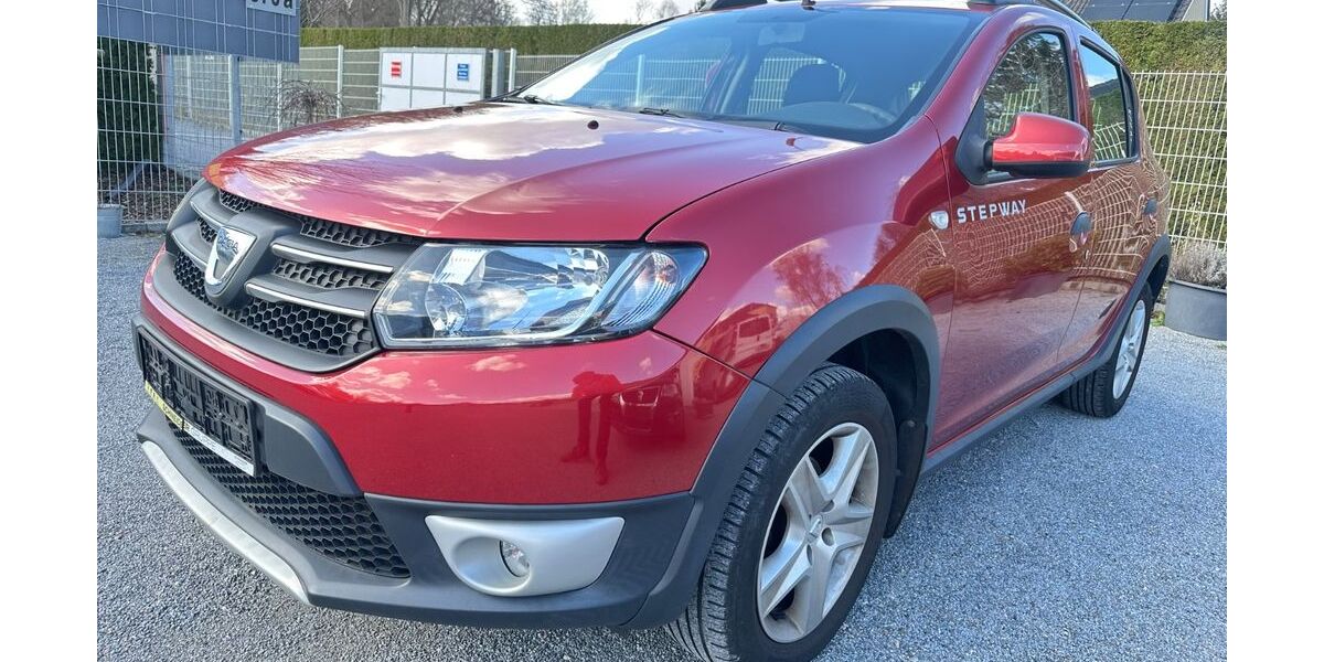 Dacia Sandero 49.000 km 11.000 &euro; Dresden 01259