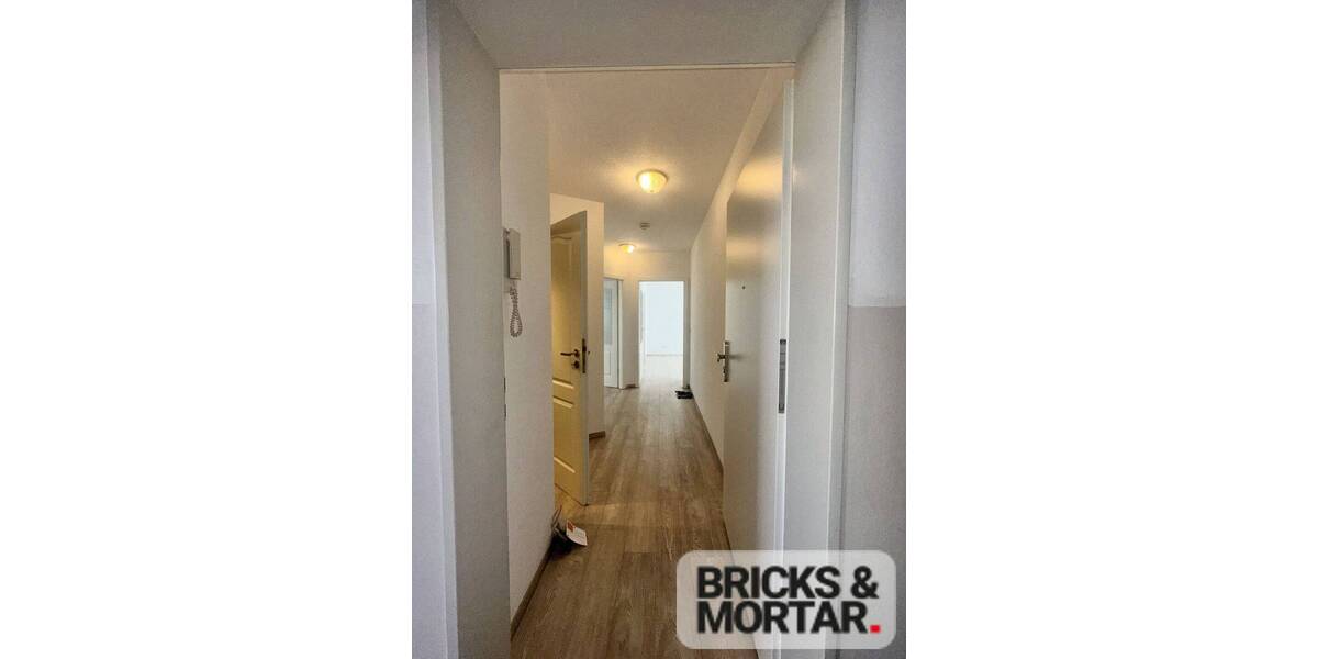 +++ Wohnung über den Dächern der Dresdner Neustadt Tiefgaragenstellplatz inkl.! +++ 2 zimmer