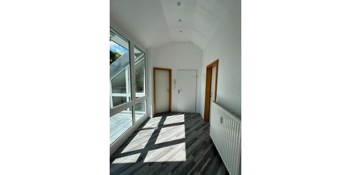Dachgeschoßwohnung Dresden Leuben - 1.5 Zimmer, 34 m&sup2;, 83.750&euro; | Angebot:26941513