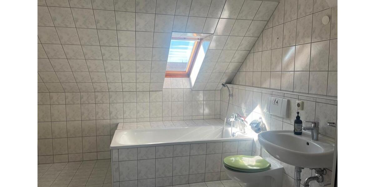 Dachgeschoßwohnung Dresden Blasewitz - 2 Zimmer, 84 m&sup2;, 1.060&euro; | Angebot:26426382