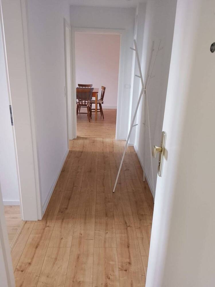 Möblierte und frisch Kernsanierte 2 Zimmer Wohnung mit neuer Einbauküche