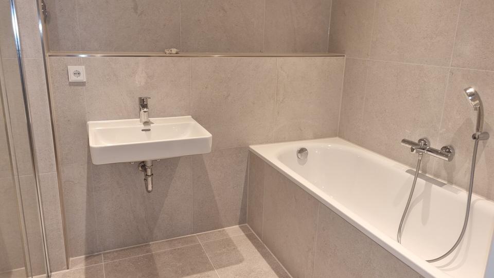 Etagenwohnung Dresden Neustadt - 3 Zimmer, 92 m&sup2;, 1.750&euro; | Angebot:25181797