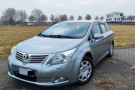 Toyota Avensis 121.999 km 10.299 &euro; Dresden 01109